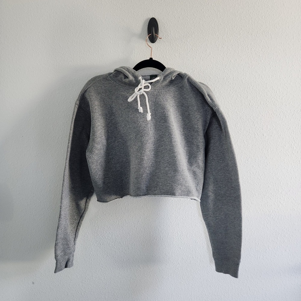 Womens size XS‎ Heather Gray Cropped Hoodie Raw Hem Pullover Sweatshirt
